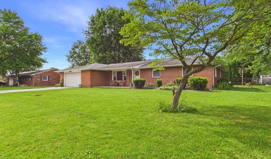 107 Tanglewood Dr, Anderson, IN 46012 - 3 Beds, 2 Bath