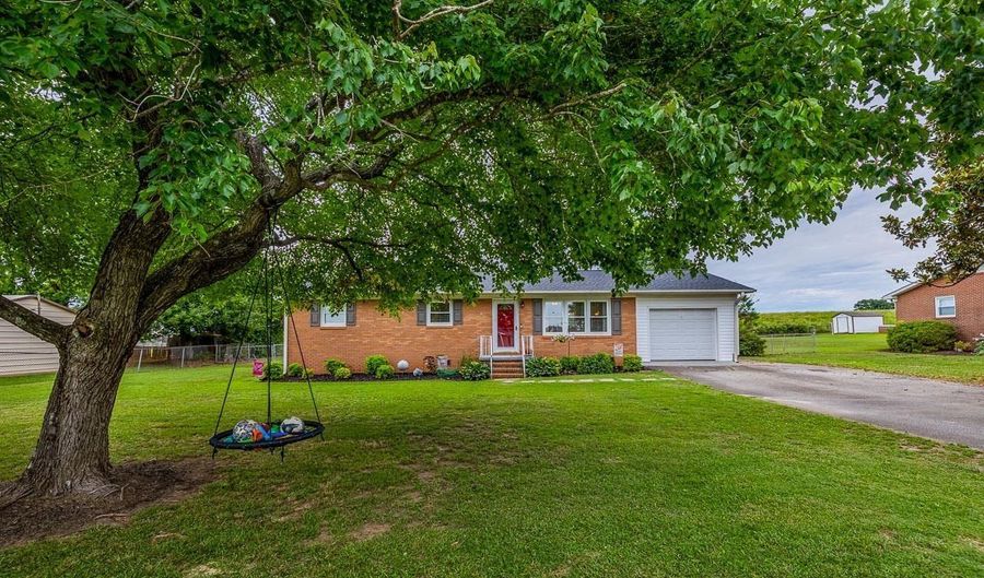 101 Huey St, Boiling Springs, SC 29316 - 3 Beds, 2 Bath