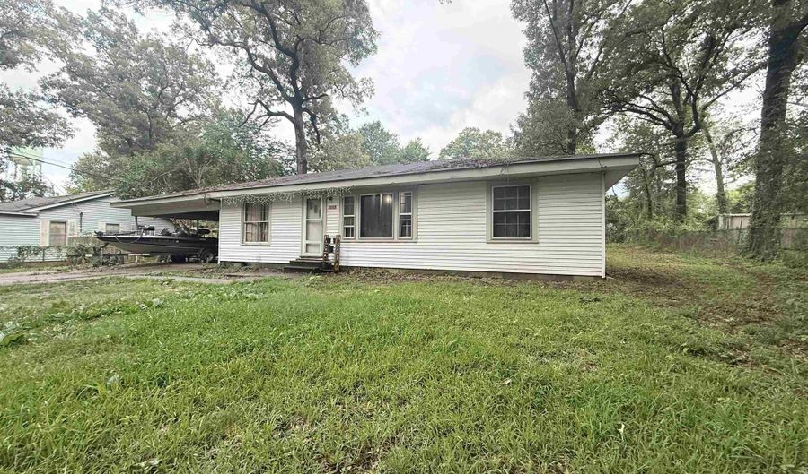 105 OAKDALE Ave, Bastrop, LA 71220 - 4 Beds, 2 Bath