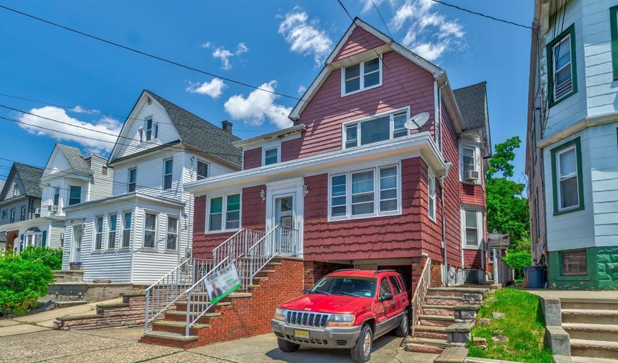 33 E 42ND St 4, Bayonne, NJ 07002 - 2 Beds, 1 Bath