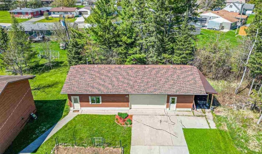 130 Linda Dr, Aurora, MN 55705 - 3 Beds, 3 Bath