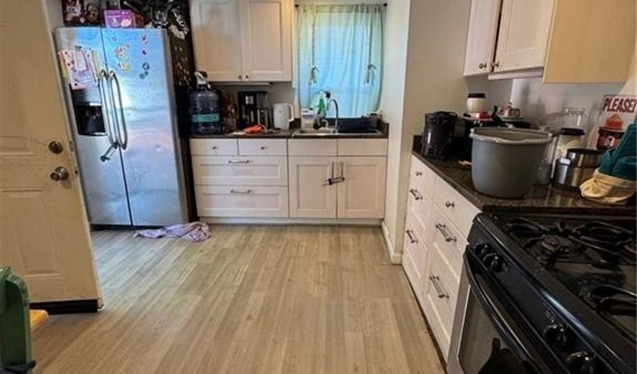 545 Park Ave, Cranston, RI 02910 - 3 Beds, 2 Bath