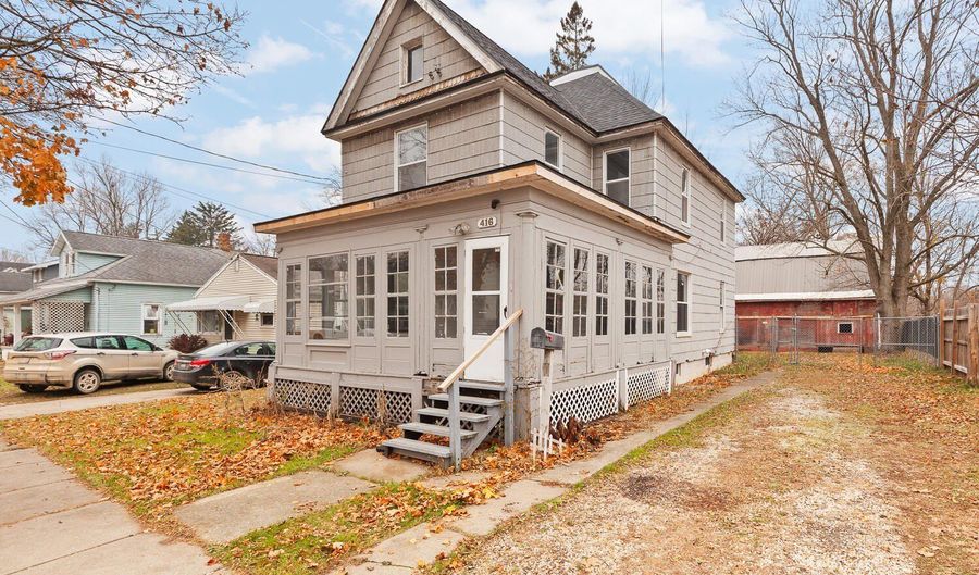 416 Allis St, Adrian, MI 49221 - 4 Beds, 2 Bath