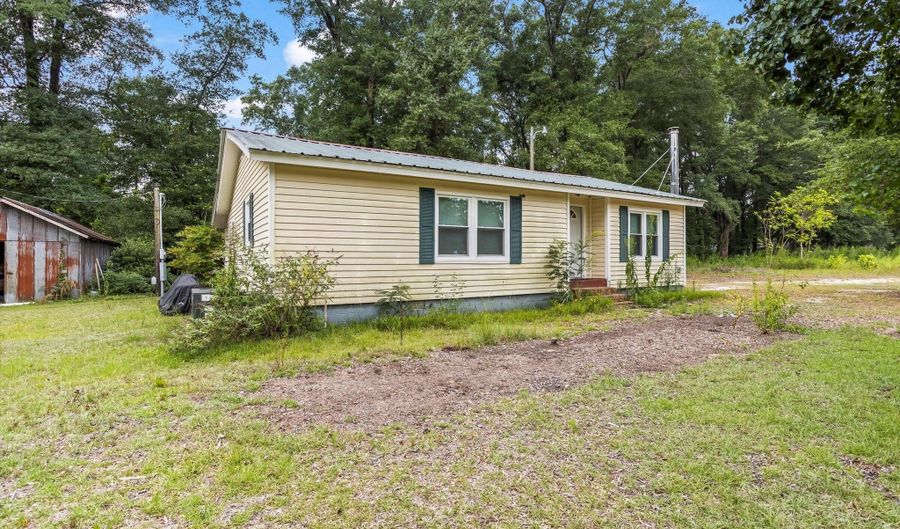 92 Alex Ln, Bamberg, SC 29003 - 2 Beds, 2 Bath