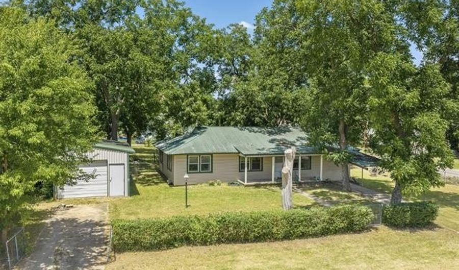 1001 C SE, Ardmore, OK 73401 - 4 Beds, 1 Bath