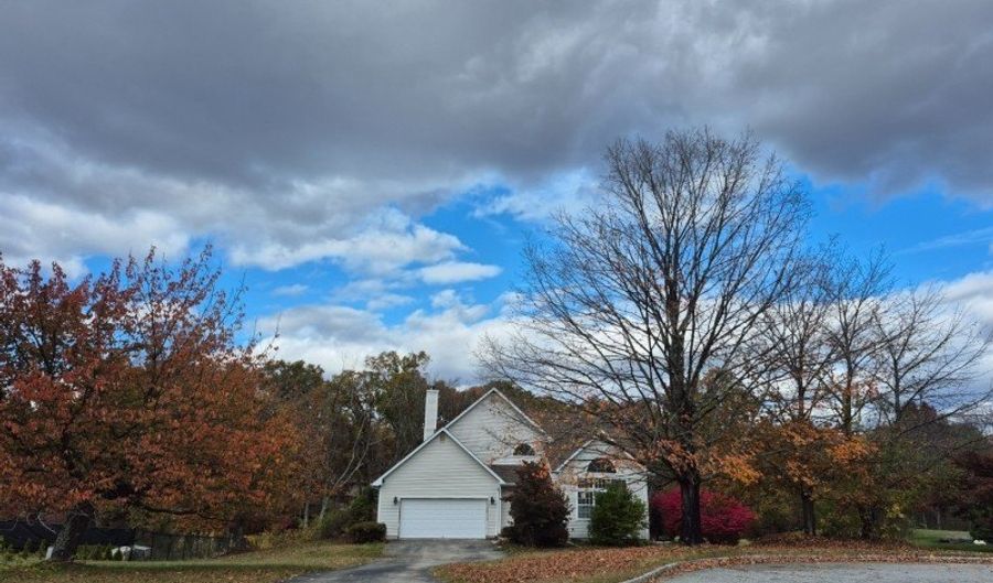 13 Apple Ridge Rd, Alloway, NJ 07461 - 4 Beds, 3 Bath