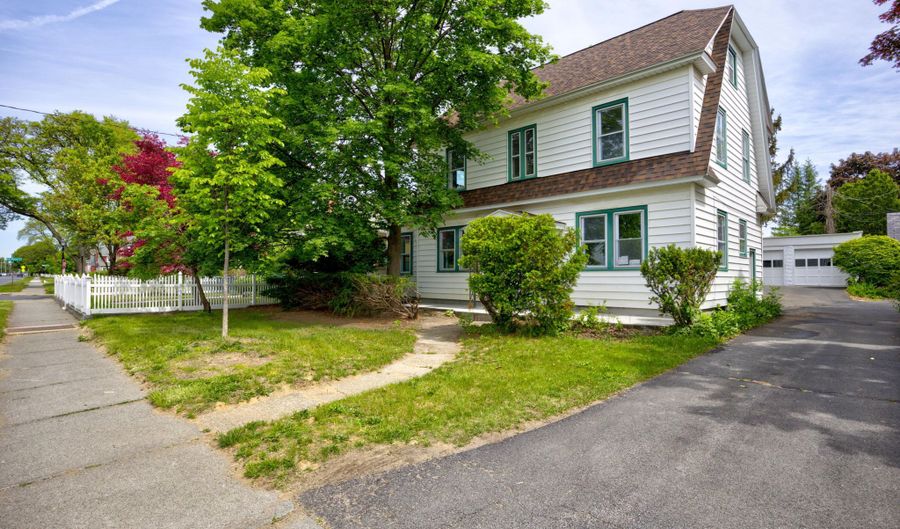 979 Washington Ave, Albany, NY 12206 - 5 Beds, 2 Bath