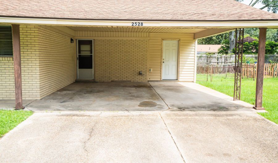 2528 Meadow Rd, Biloxi, MS 39531 - 3 Beds, 2 Bath