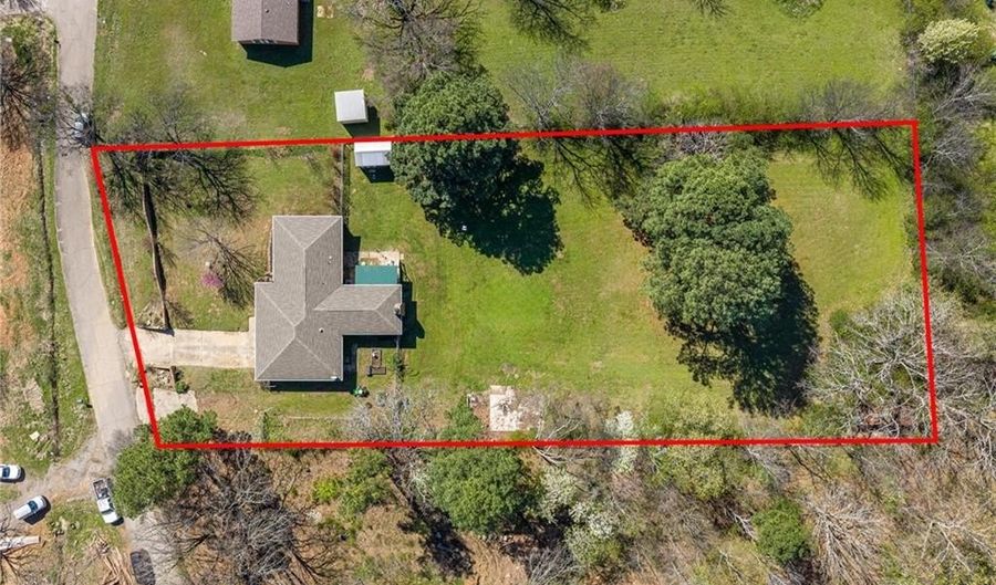 1611 Fairfax St, Alma, AR 72921 - 3 Beds, 2 Bath