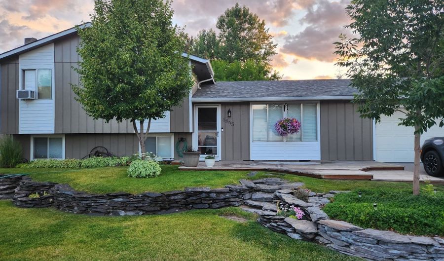 5845 Moses St, Chubbuck, ID 83202 - 4 Beds, 2 Bath