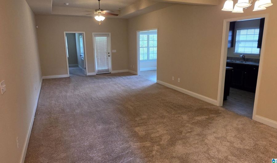 241 CRISFIELD Cir, Alabaster, AL 35007 - 3 Beds, 2 Bath