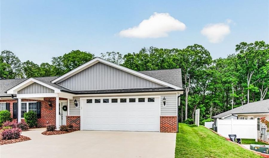 191 Whitley St, Asheboro, NC 27205 - 2 Beds, 2 Bath
