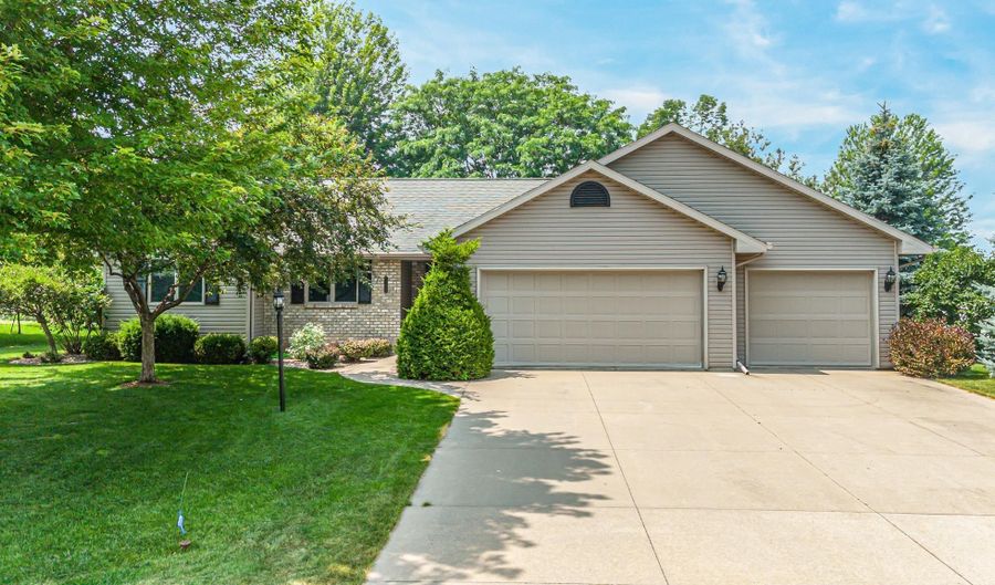 N9539 CHADBURY Lane, Appleton, WI 54915 - 3 Beds, 2 Bath