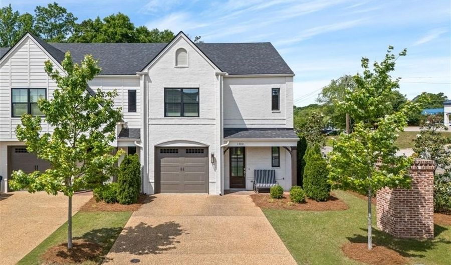 1300 PARKER Pl, Auburn, AL 36832 - 3 Beds, 4 Bath