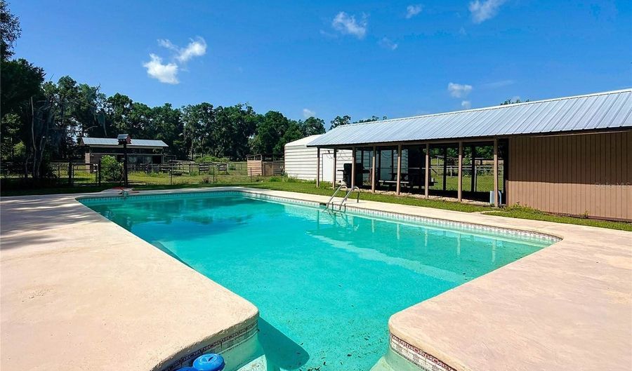 3040 NE 97th Street Rd, Anthony, FL 32617 - 4 Beds, 2 Bath