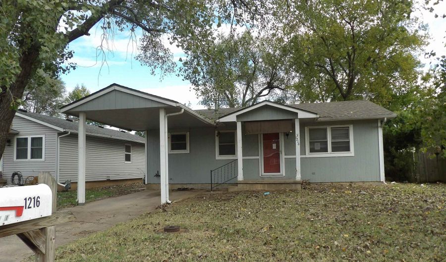 1216 Spencer Dr, Augusta, KS 67010 - 2 Beds, 2 Bath