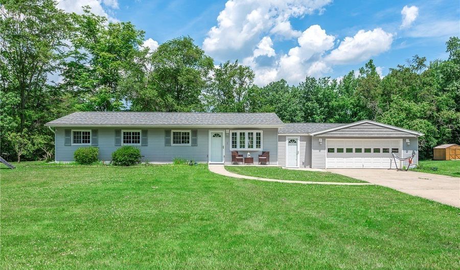 794 Robinhood Dr, Aurora, OH 44202 - 4 Beds, 2 Bath