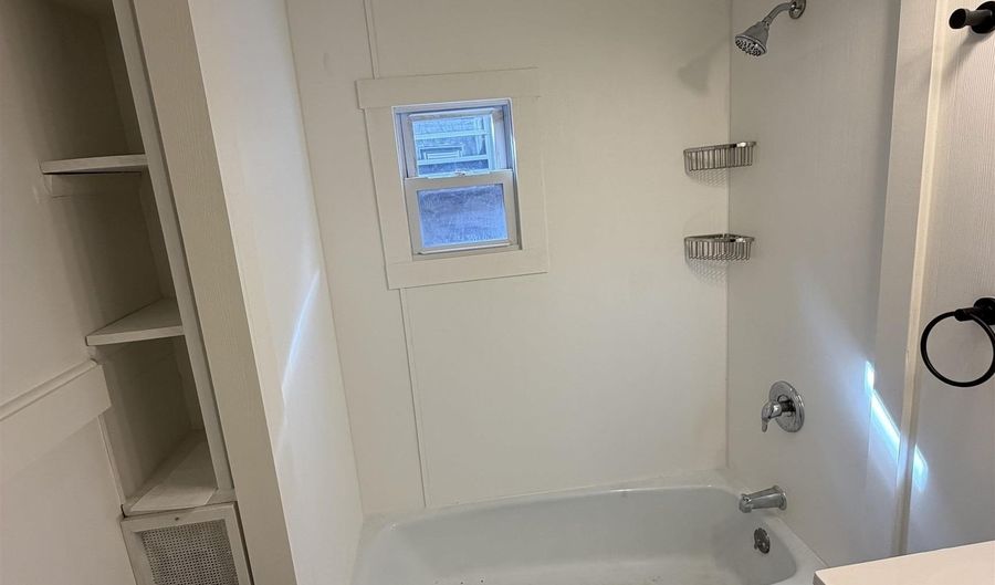 3812 Ventnor Ave Unit 3, Atlantic City, NJ 08401 - 3 Beds, 1 Bath