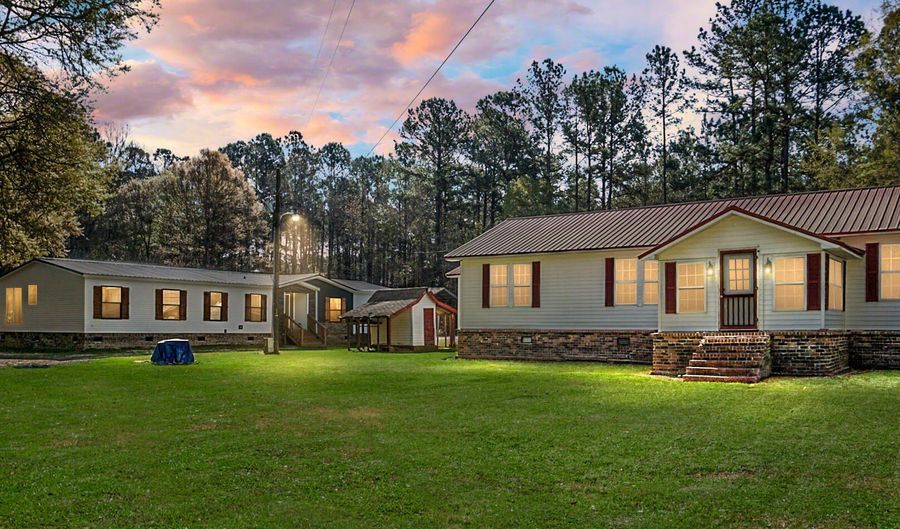 274 Rae Ln, Bonneau, SC 29431 - 3 Beds, 3 Bath