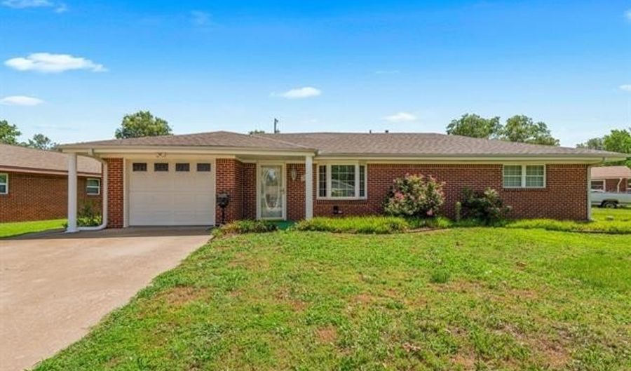 4916 Cornell Dr, Bartlesville, OK 74006 - 3 Beds, 2 Bath