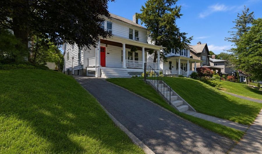 42 Brookline Ave, Albany, NY 12203 - 4 Beds, 2 Bath