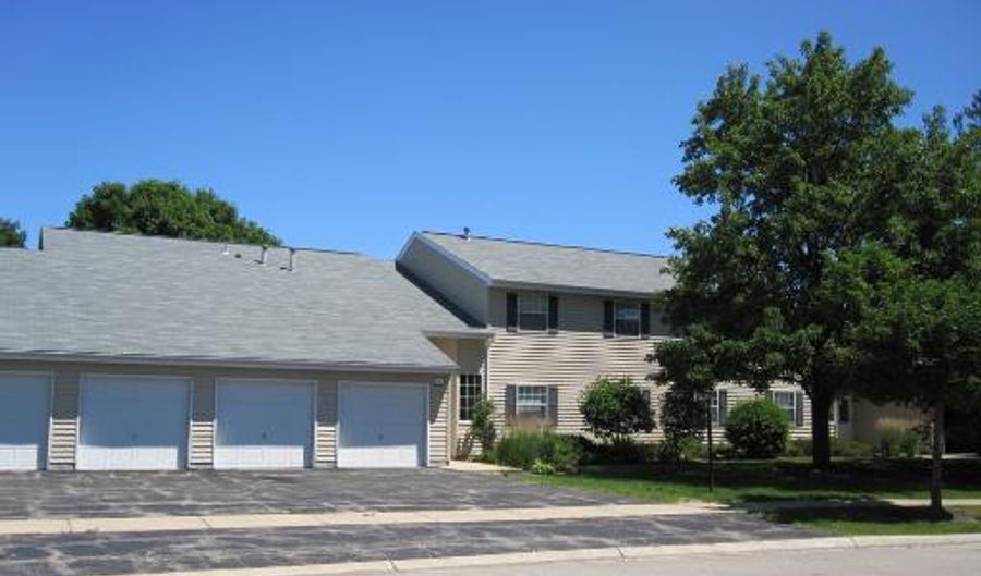 69 Gant Cir A, Streamwood, IL 60107 - 2 Beds, 2 Bath