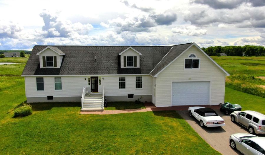 6188 Summerside Dr, Alanson, MI 49706 - 3 Beds, 2 Bath