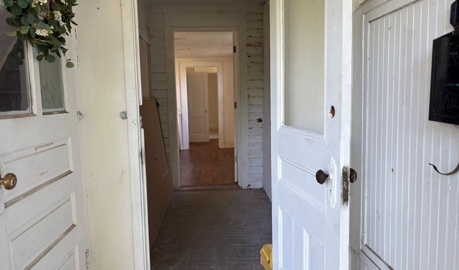 35 B Circle St, Bristol, CT 06010 - 1 Beds, 1 Bath