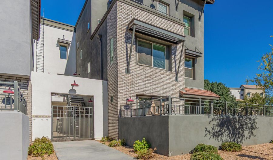 300 N GILA SPRINGS Blvd 144, Chandler, AZ 85226 - 4 Beds, 2 Bath