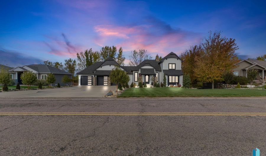 47138 298th St, Beresford, SD 57004 - 6 Beds, 4 Bath