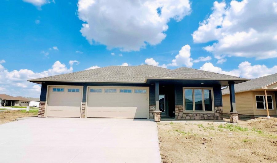 2308 E Brek St, Brandon, SD 57005 - 2 Beds, 2 Bath