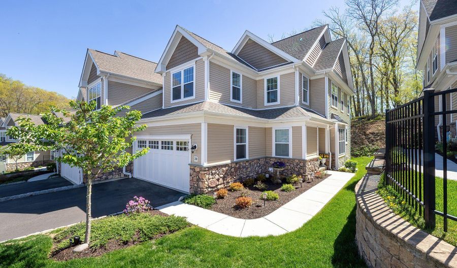 20 Hunting Ridge Ln 20, Bethel, CT 06801 - 3 Beds, 3 Bath