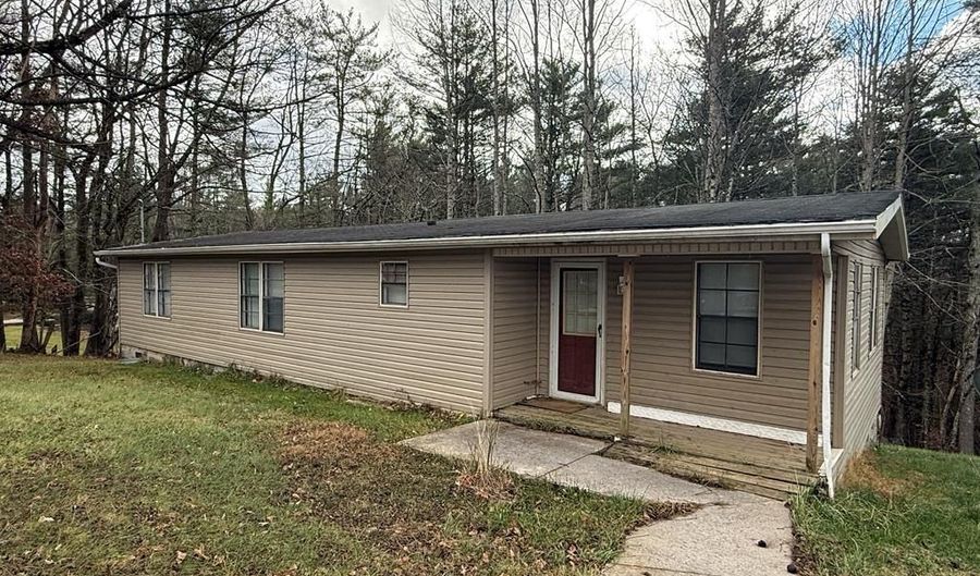 121 Caldwell St, Athens, WV 24712 - 3 Beds, 2 Bath