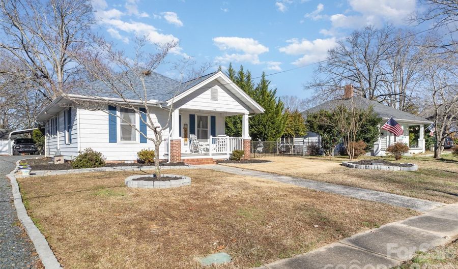 313 Webb St, Albemarle, NC 28001 - 2 Beds, 1 Bath