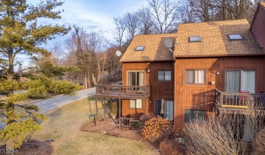 1 Deer Valley Ln Unit 2, Alloway, NJ 07462 - 2 Beds, 1 Bath