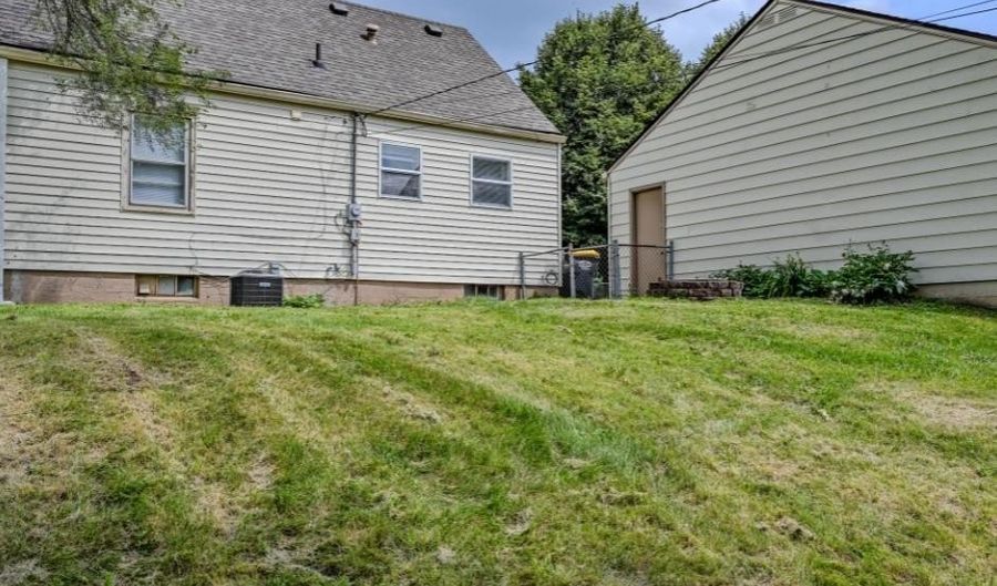 3635 Elmway Dr, Anderson, IN 46013 - 3 Beds, 1 Bath