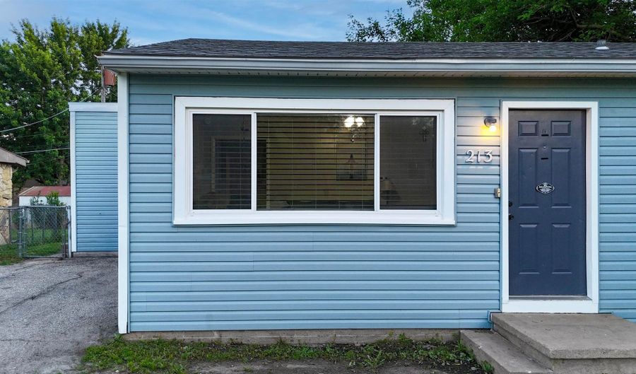 213 E Radio Ln, Arkansas City, KS 67005 - 3 Beds, 1 Bath
