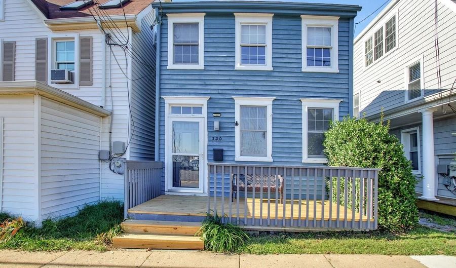 320 CHESTER Ave, Annapolis, MD 21403 - 2 Beds, 2 Bath