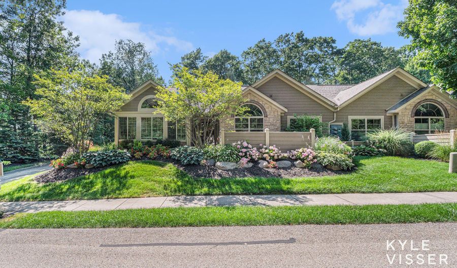 1145 Bridge Crest Dr SE, Ada, MI 49301 - 2 Beds, 2 Bath