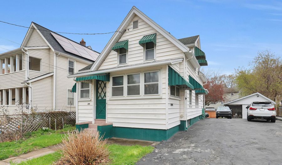 391 Park St, Bristol, CT 06010 - 2 Beds, 2 Bath