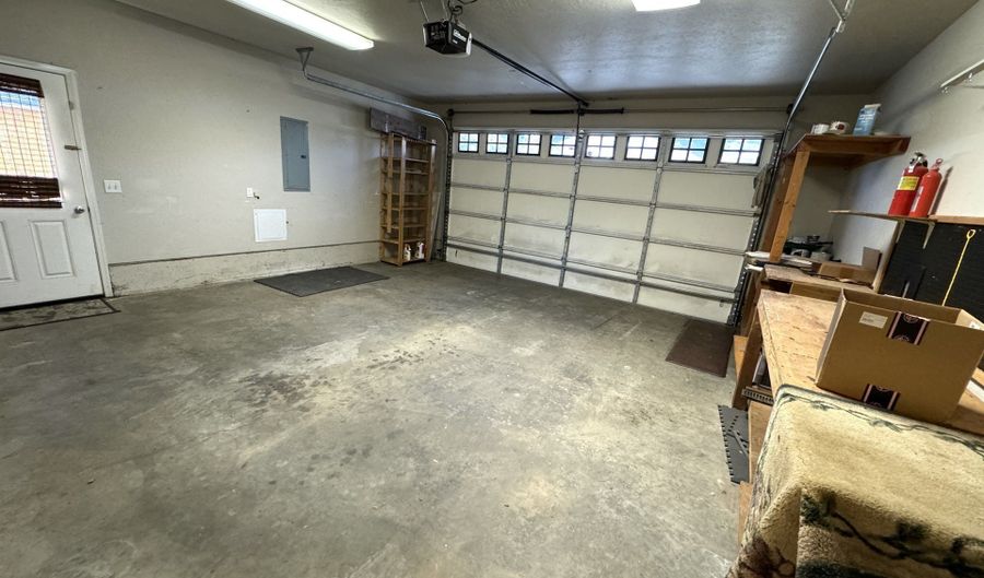 6756 JASMINE Ct, Brookings, OR 97415 - 3 Beds, 2 Bath