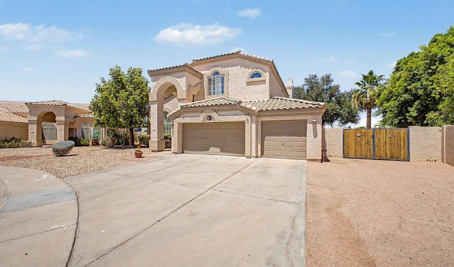 11102 W DANA Ln, Avondale, AZ 85392 - 4 Beds, 3 Bath