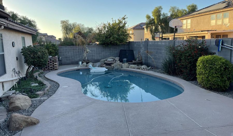 578 W Racine Loop, Casa Grande, AZ 85122 - 3 Beds, 2 Bath