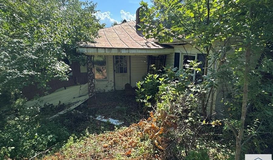 573 Warehouse St, Bassett, VA 24055 - 2 Beds, 1 Bath