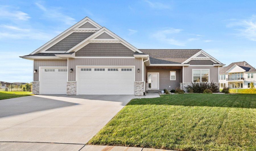 4401 Everest Cir, Ames, IA 50014 - 4 Beds, 3 Bath