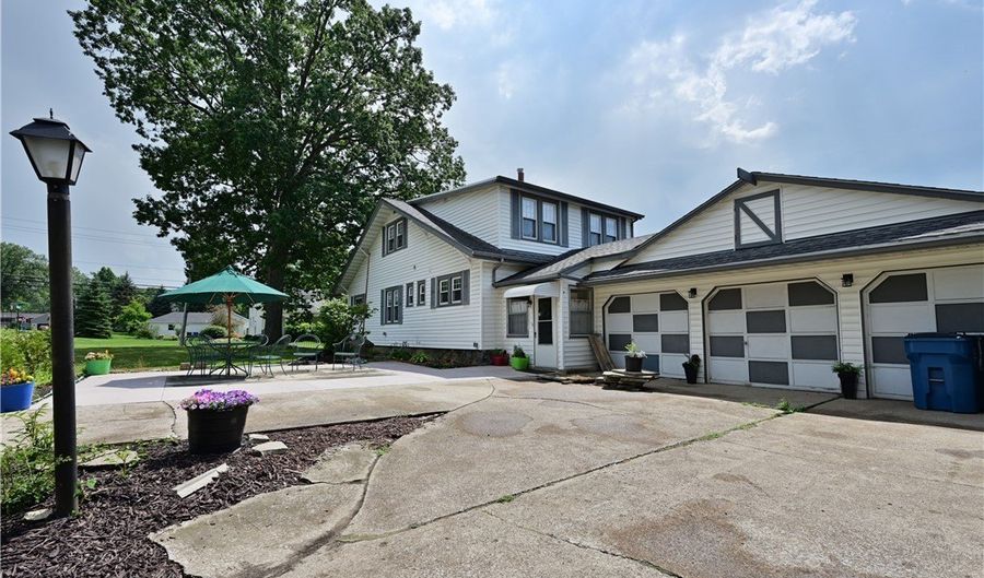 891 Park Ave, Amherst, OH 44001 - 4 Beds, 3 Bath