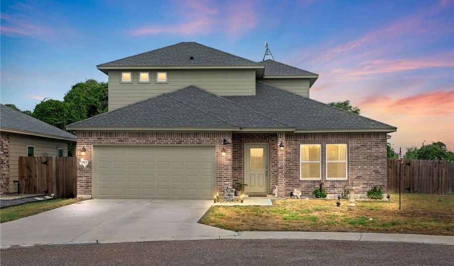 1513 Lisa Ann Dr, Aransas Pass, TX 78336 - 3 Beds, 3 Bath