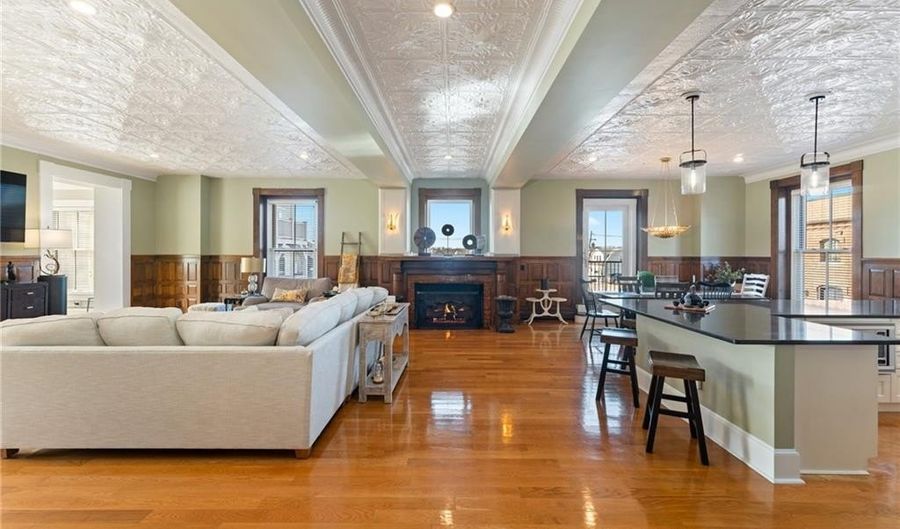 423 Hope St C, Bristol, RI 02809 - 2 Beds, 3 Bath
