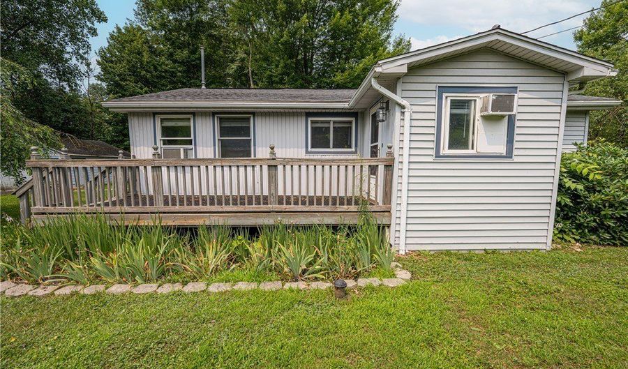 9658 Oakland St, Angola, NY 14006 - 3 Beds, 1 Bath