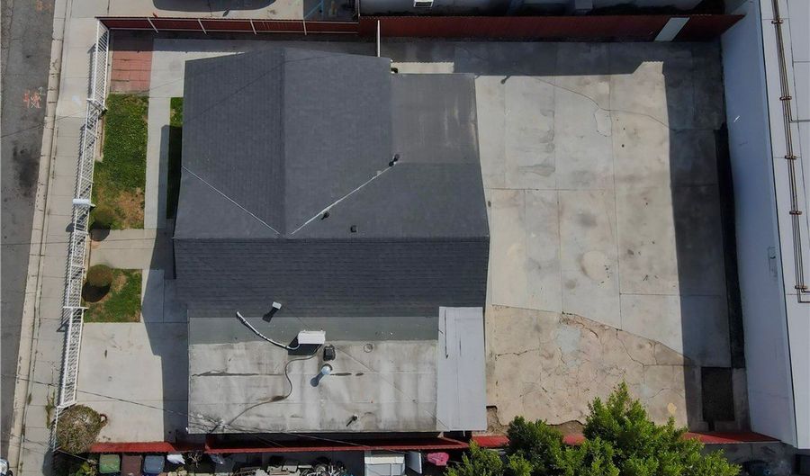 806 W Spruce St, Compton, CA 90220 - 3 Beds, 1 Bath